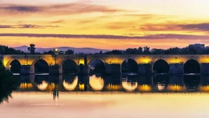 Avignon pont medieval remparts coucher soleil