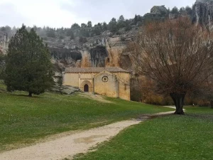 abbaye Aiguebelle Drôme moines cisterciens vallon provençal