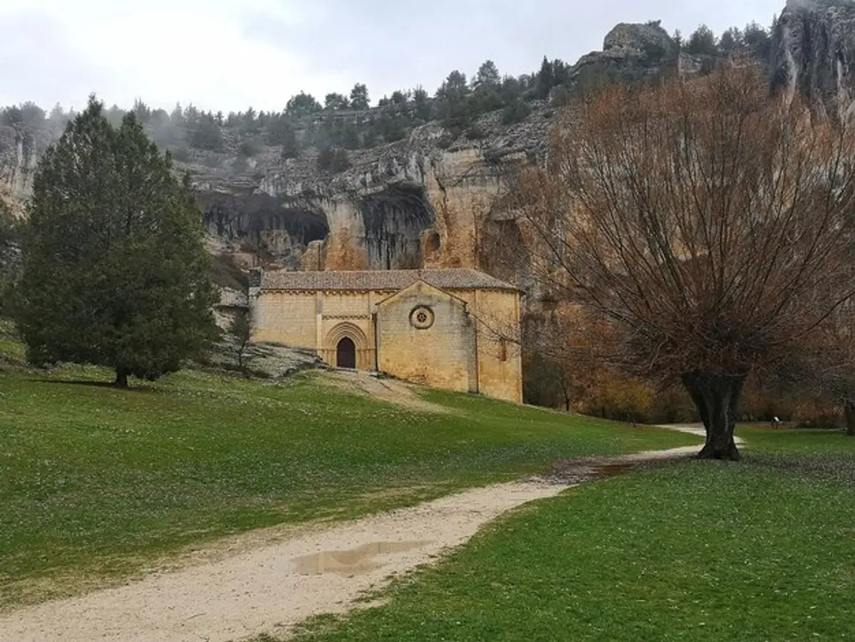 abbaye Aiguebelle Drôme moines cisterciens vallon provençal