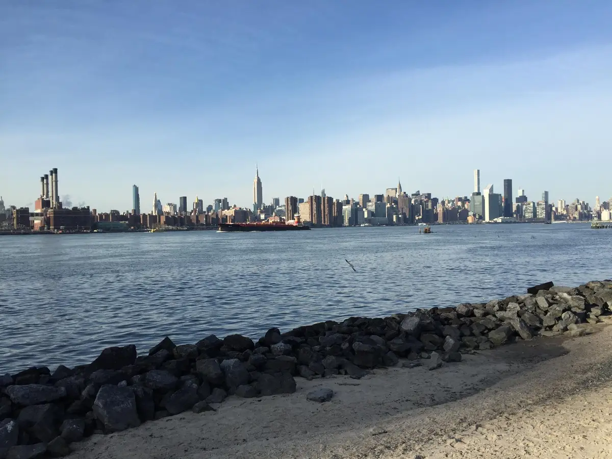 plage Coney Island New York océan skyline