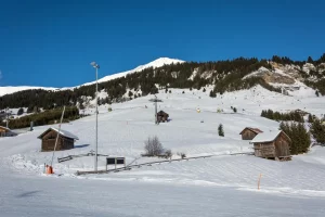station ski France Alpes pistes enneigées